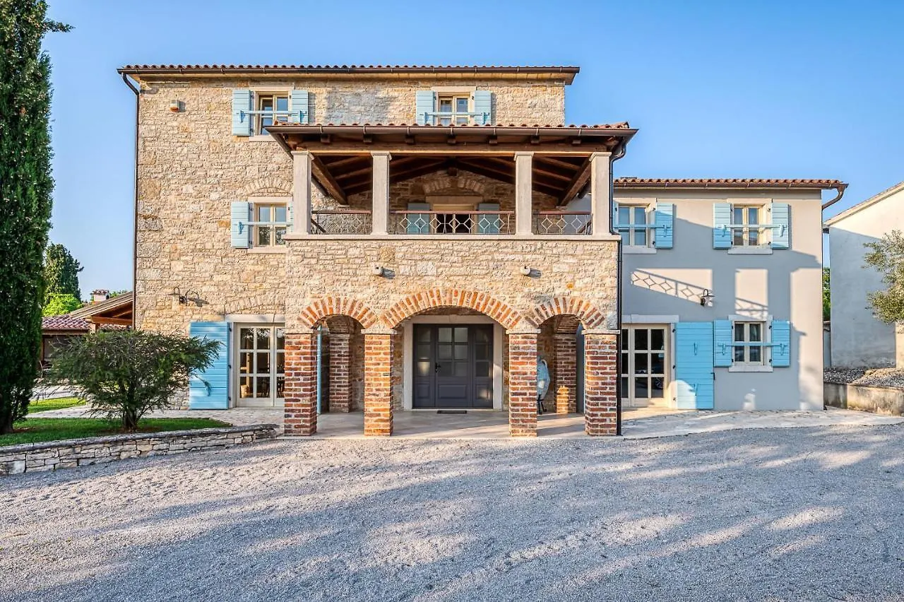 Villa Paolina With Hot Tub Višnjan